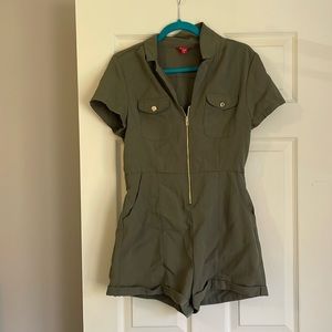Guess khaki romper